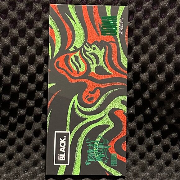 UOMA Black Magic Freedom Eyeshadow Palette - Picture 7 of 11